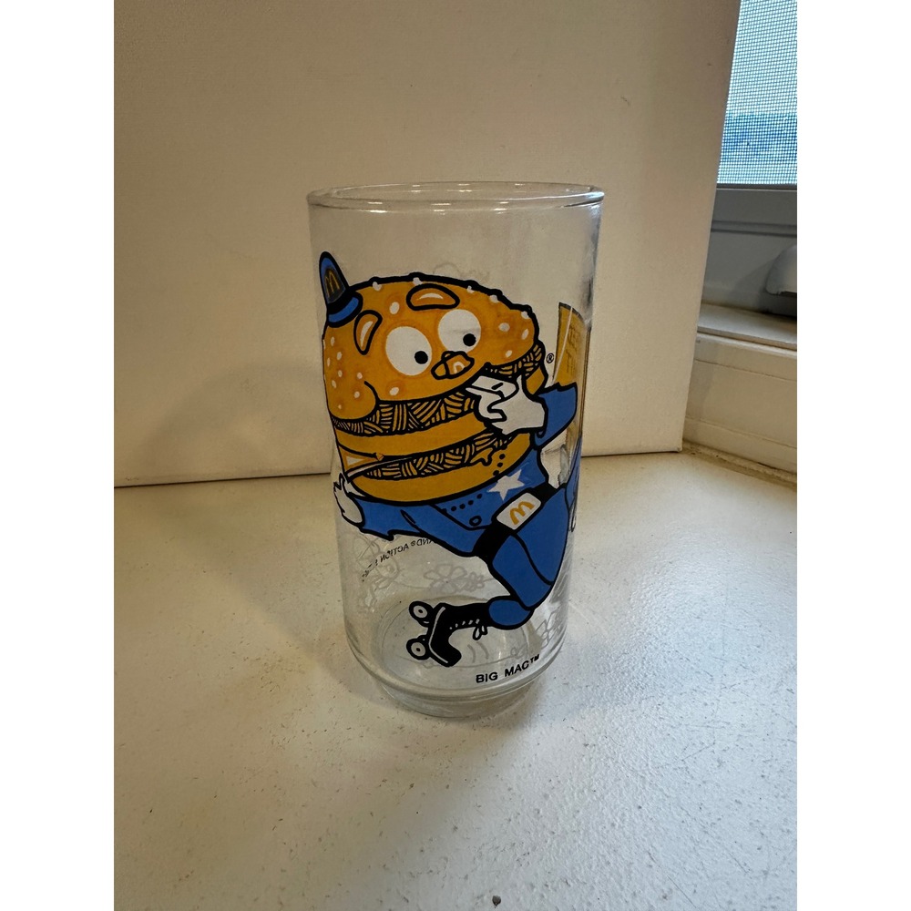 Vintage 1977 McDonaldland Action Series Officer Big Mac Glass Collector Cup